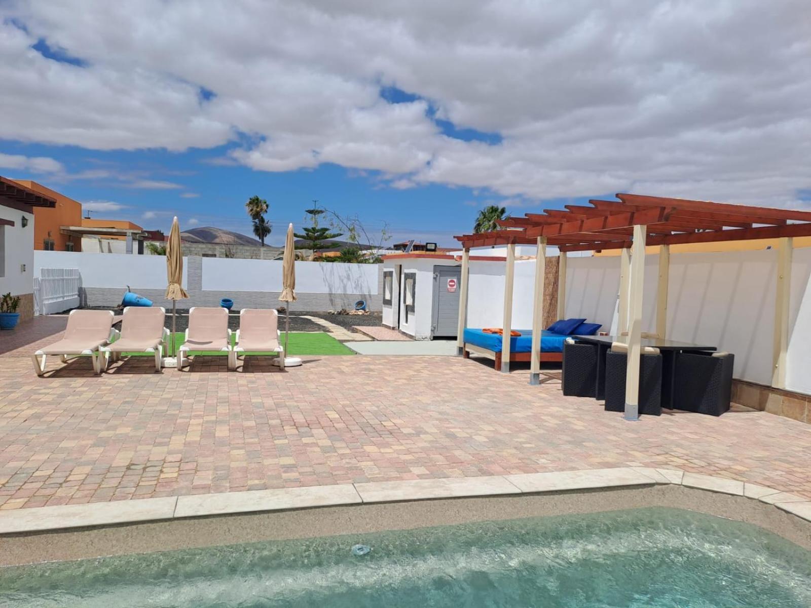 Villa Experience Heated Salty Water Pool カレタ・デ・フステ エクステリア 写真